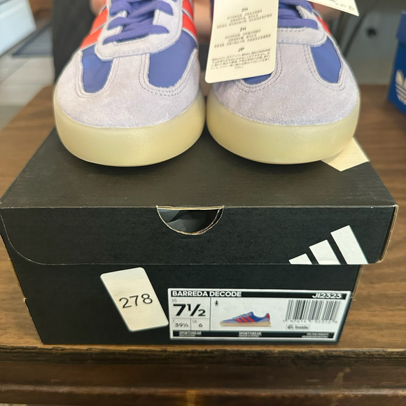 Adidas Barrenda Decode purple & red women’s 7 1/2 - Picture 3 of 4